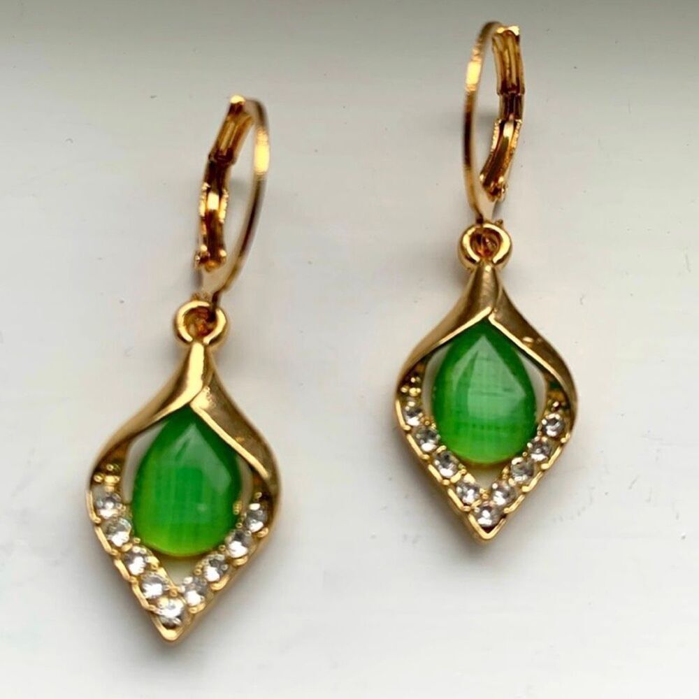 Emerald Green Drop Leaf Earrings – Simulated Jade, Peridot in Gold Tone